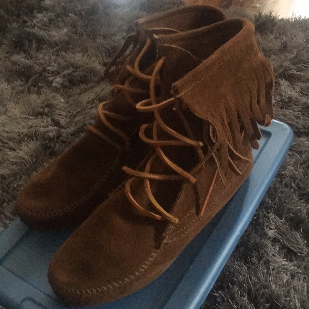 Minnetonka Moccasin Boots